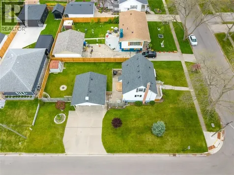 736 Southern Avenue Sarnia ON N7T 7E3