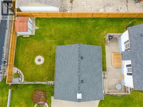 736 Southern Avenue Sarnia ON N7T 7E3