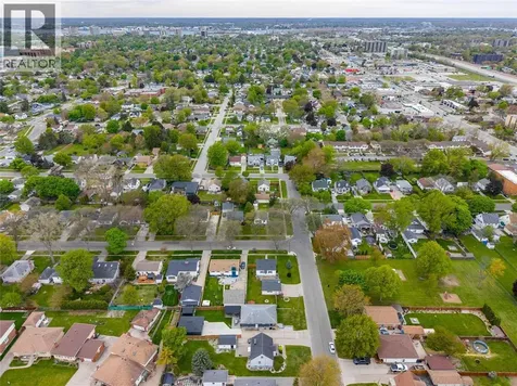 736 Southern Avenue Sarnia ON N7T 7E3