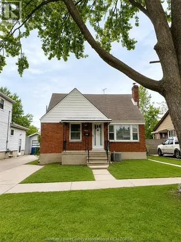 1435 Hickory Windsor ON N8Y 3S8