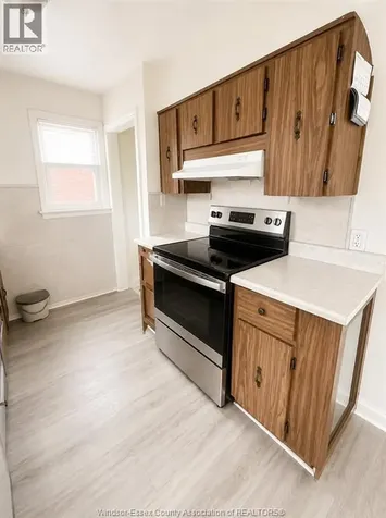 1435 Hickory Windsor ON N8Y 3S8