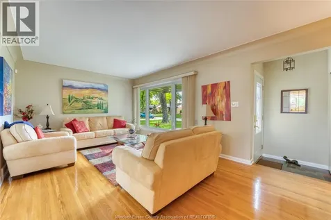 1043 Westchester Drive Windsor ON N8S 3Z1