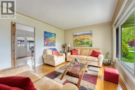 1043 Westchester Drive Windsor ON N8S 3Z1
