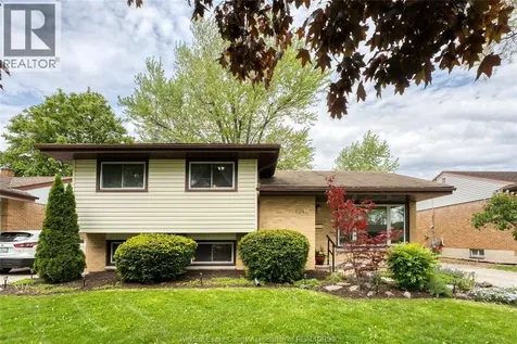 1043 Westchester Drive Windsor ON N8S 3Z1