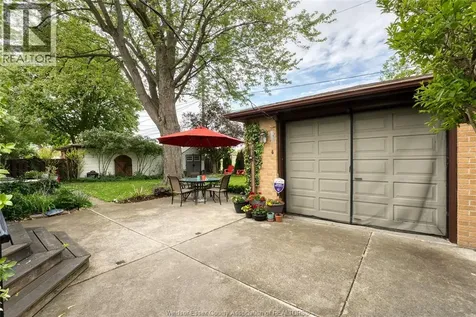 1043 Westchester Drive Windsor ON N8S 3Z1