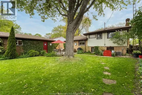 1043 Westchester Drive Windsor ON N8S 3Z1