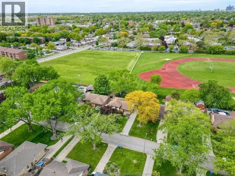 1043 Westchester Drive Windsor ON N8S 3Z1