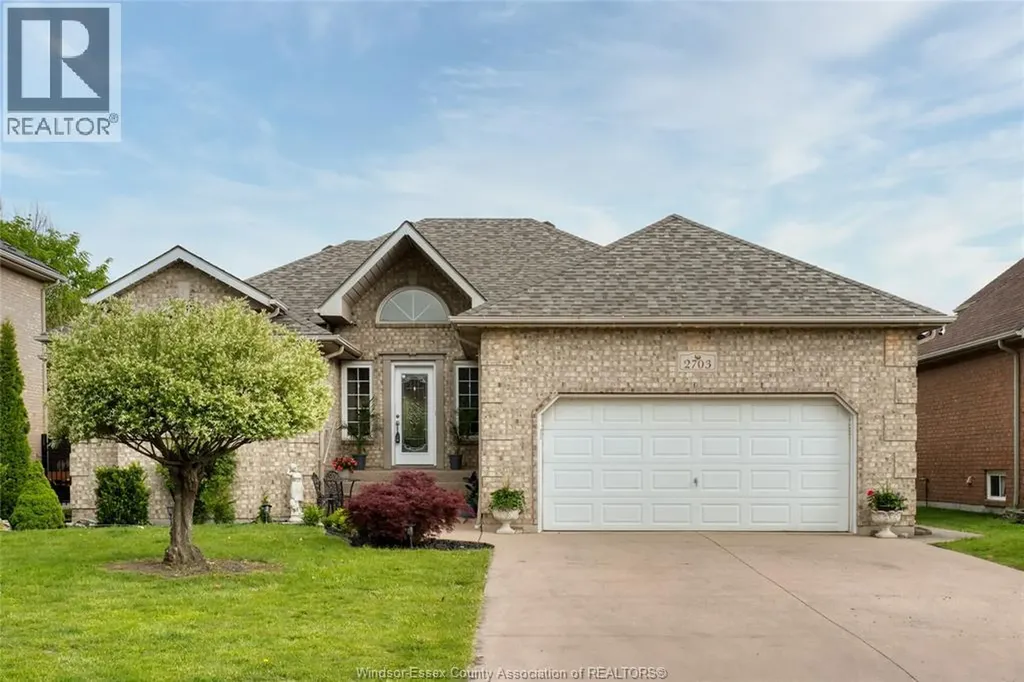 2703 Lombardy Crescent Lasalle ON N9H 2Z1