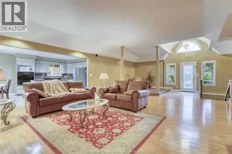 2703 Lombardy Crescent Lasalle ON N9H 2Z1