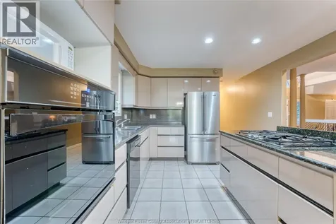 2703 Lombardy Crescent Lasalle ON N9H 2Z1