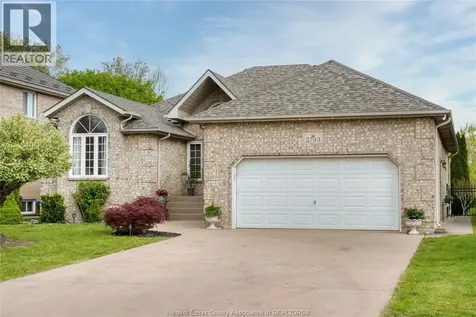 2703 Lombardy Crescent Lasalle ON N9H 2Z1