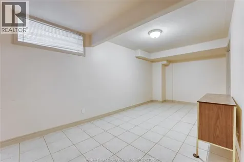 2703 Lombardy Crescent Lasalle ON N9H 2Z1