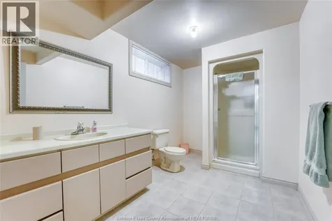 2703 Lombardy Crescent Lasalle ON N9H 2Z1
