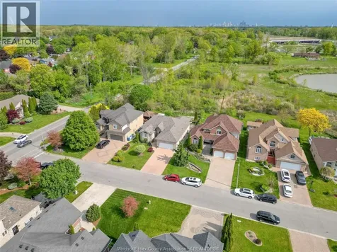 2703 Lombardy Crescent Lasalle ON N9H 2Z1