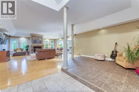 2703 Lombardy Crescent Lasalle ON N9H 2Z1