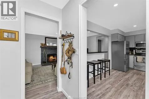 305 Edgewater Boulevard Tecumseh ON N8N 2G9