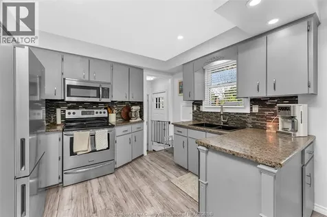 305 Edgewater Boulevard Tecumseh ON N8N 2G9