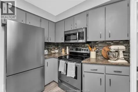 305 Edgewater Boulevard Tecumseh ON N8N 2G9