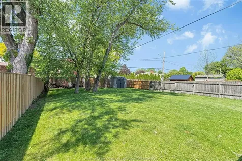 305 Edgewater Boulevard Tecumseh ON N8N 2G9