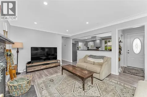 305 Edgewater Boulevard Tecumseh ON N8N 2G9