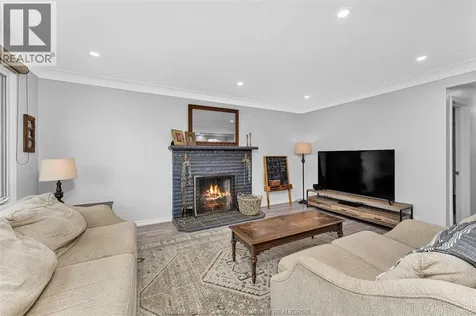 305 Edgewater Boulevard Tecumseh ON N8N 2G9
