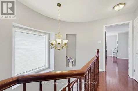 10 Valemont Street Ottawa ON K2G 6Y1