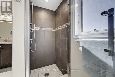 10 Valemont Street Ottawa ON K2G 6Y1