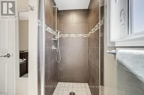 10 Valemont Street Ottawa ON K2G 6Y1