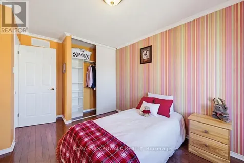 10 Valemont Street Ottawa ON K2G 6Y1