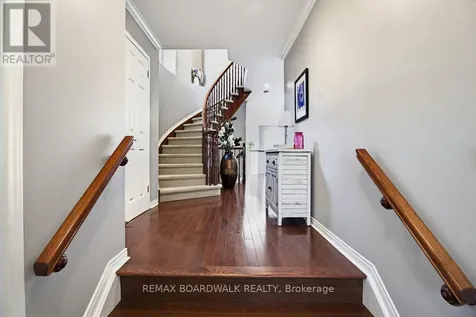 10 Valemont Street Ottawa ON K2G 6Y1
