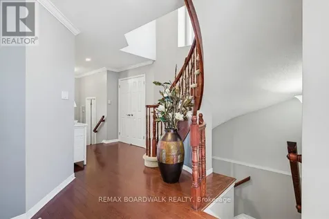 10 Valemont Street Ottawa ON K2G 6Y1