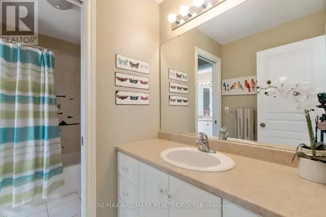 137 Goodman Drive Ottawa ON K2W 1C7
