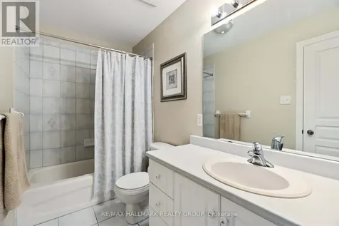 137 Goodman Drive Ottawa ON K2W 1C7