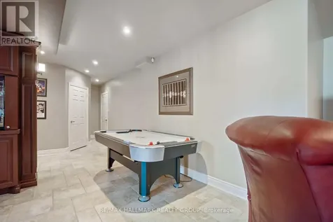 137 Goodman Drive Ottawa ON K2W 1C7