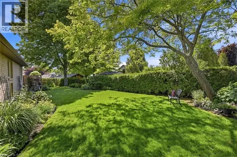 15 Bayshore Court Port Dover ON N0A 1N7