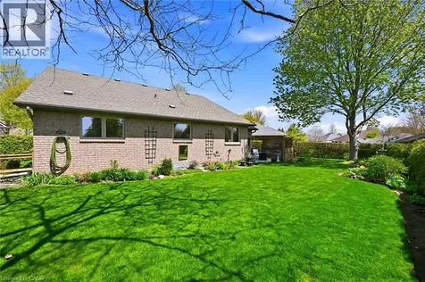 15 Bayshore Court Port Dover ON N0A 1N7