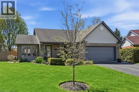 15 Bayshore Court Port Dover ON N0A 1N7