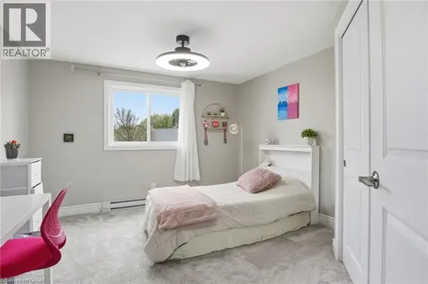 60 Elmsdale Drive Kitchener ON N2E 2G4