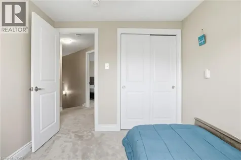 60 Elmsdale Drive Kitchener ON N2E 2G4