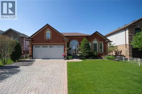25 Maplecrest Lane Brantford ON N3R 7T9