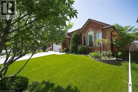 25 Maplecrest Lane Brantford ON N3R 7T9
