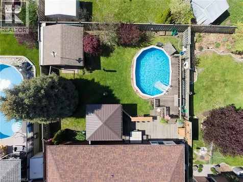 25 Maplecrest Lane Brantford ON N3R 7T9
