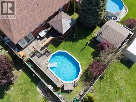 25 Maplecrest Lane Brantford ON N3R 7T9
