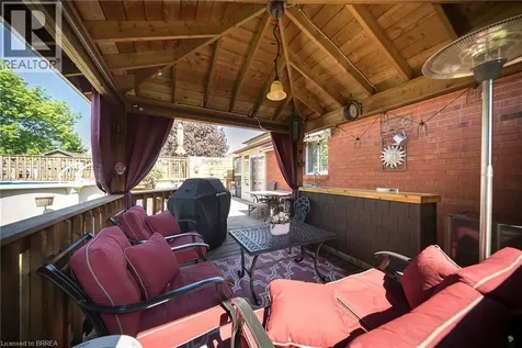 25 Maplecrest Lane Brantford ON N3R 7T9