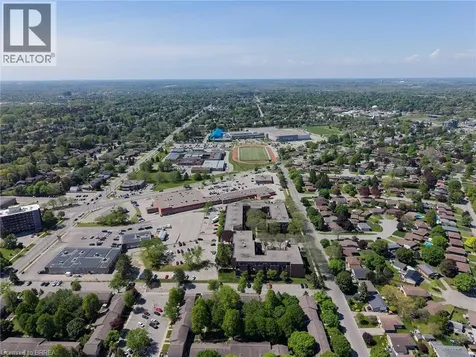 25 Maplecrest Lane Brantford ON N3R 7T9