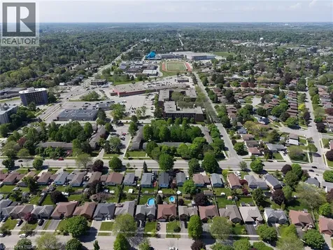25 Maplecrest Lane Brantford ON N3R 7T9