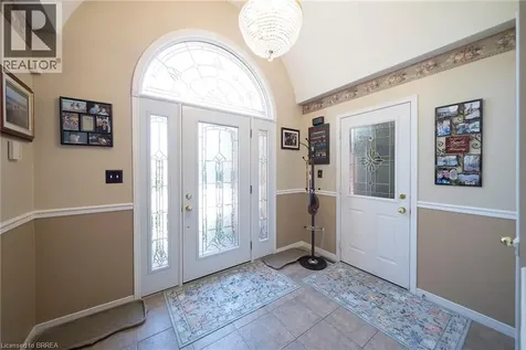 25 Maplecrest Lane Brantford ON N3R 7T9