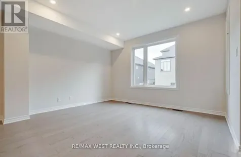 1026 Kijik Crescent East Ottawa ON K1X 1G6