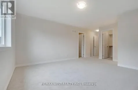 1026 Kijik Crescent East Ottawa ON K1X 1G6