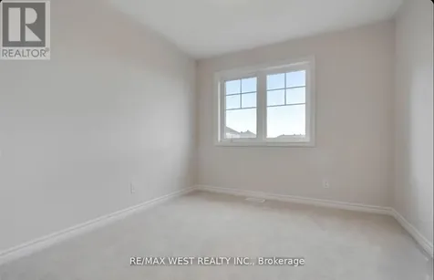 1026 Kijik Crescent East Ottawa ON K1X 1G6